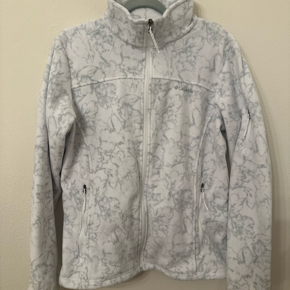 Columbia Women's Snowy White and Gray Patterned Jacket